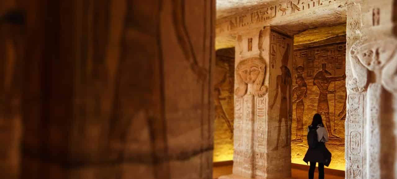 تنفيذ صفقة ذات الحجم الكبير على أسهم جولدن بيراميدز
